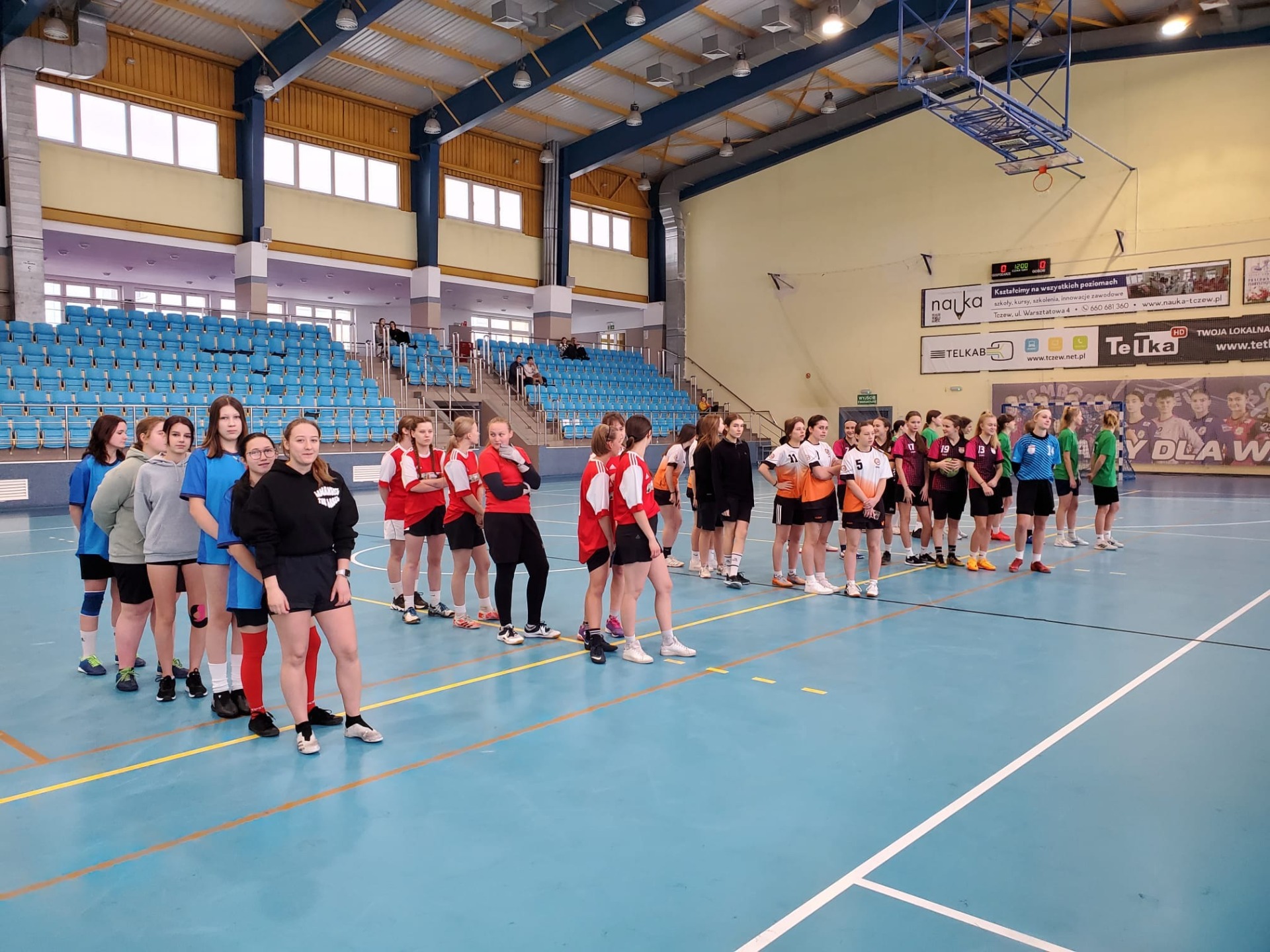 III m-ce dziewcząt w Mistrzostwa Powiatu Tczewskiego w Futsalu. - Obrazek 3