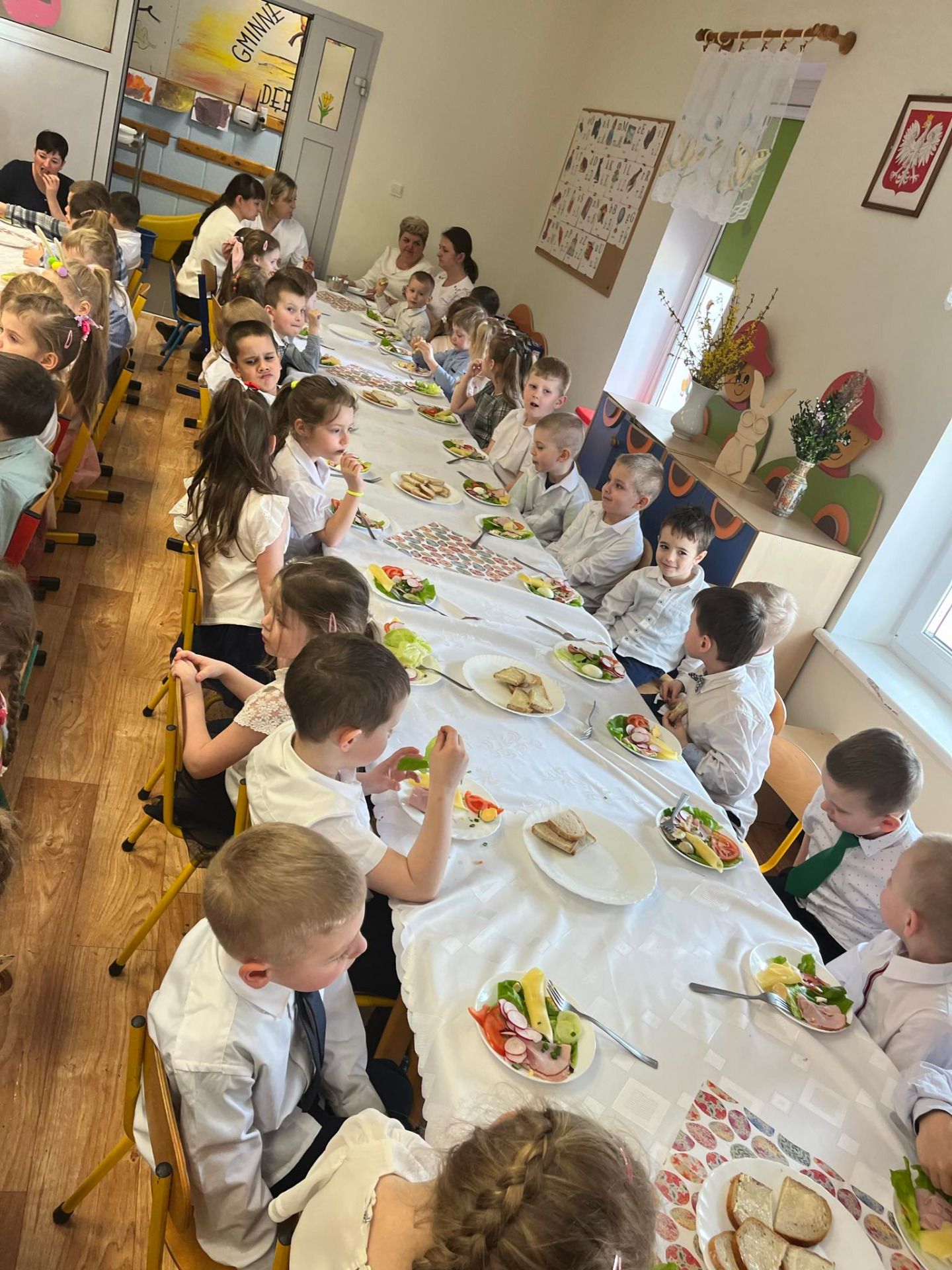 Wielkanocne śniadanie w przedszkolu - Obrazek 1