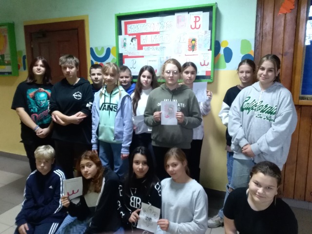 Uczniowie w trakcie VII edycji projektu BohaterON w Twojej Szkole w „15”.