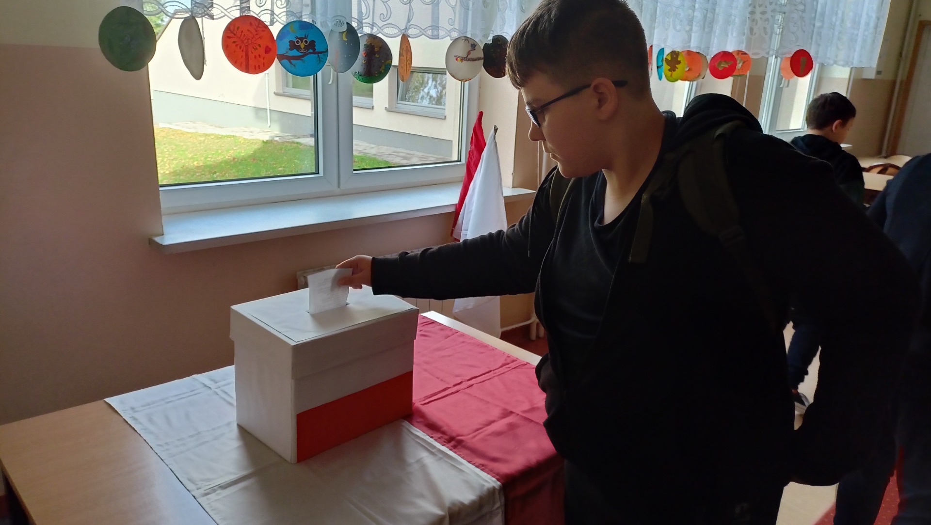Szkolne wybory parlamentarne 2023 „Młodzi głosują” już za nami. - Obrazek 2