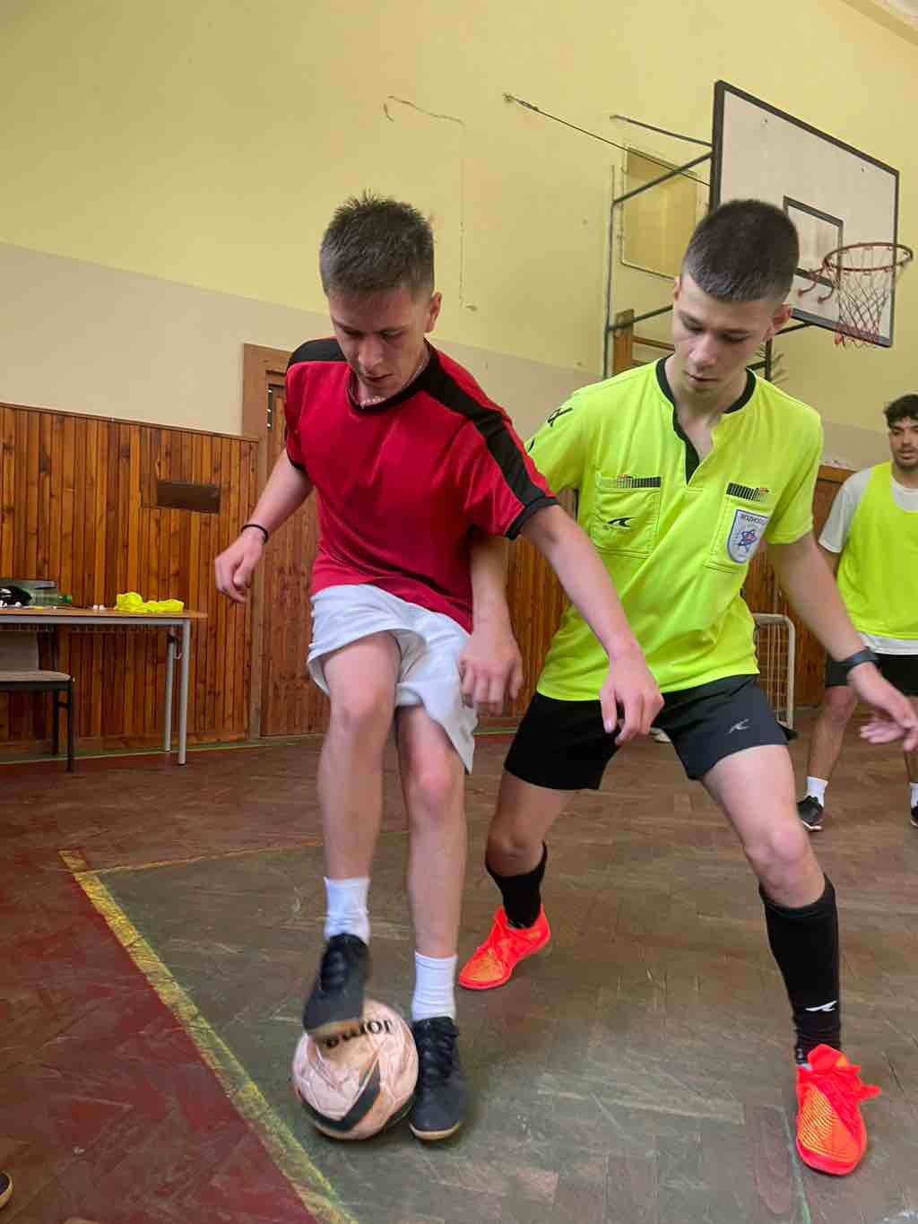 Futsalový turnaj medzi triedami. - Obrázok 4