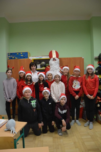 Mikołaj w naszej szkole klasa 4