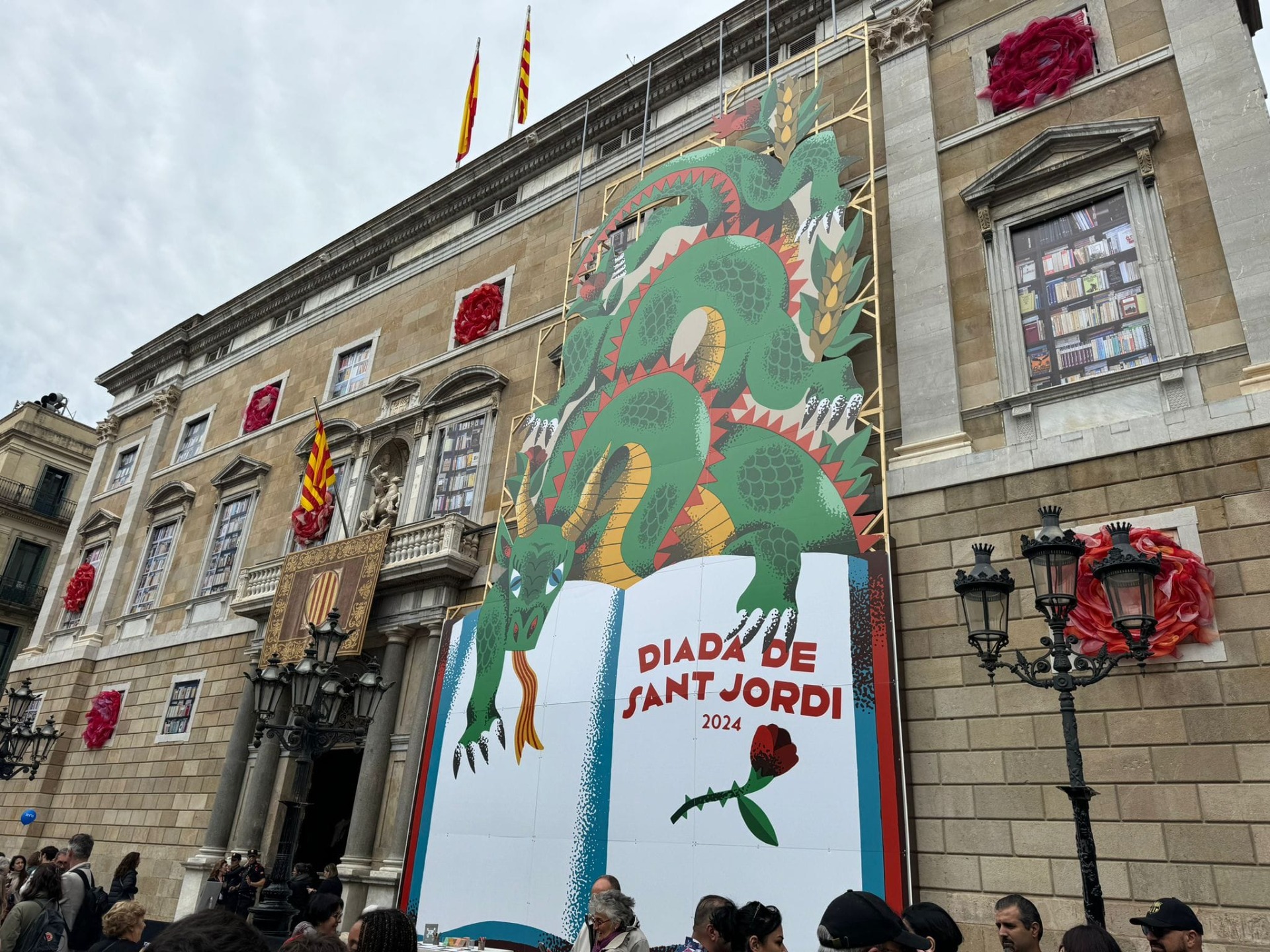 Sant Jordi Day🌹🇪🇸 w Barcelonie- katalońskie walentynki - Obrazek 2