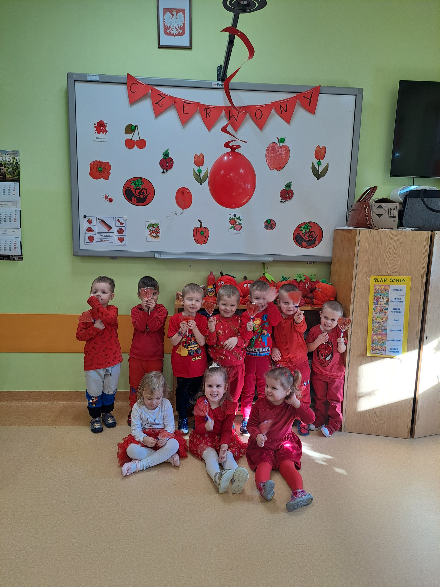 Przedszkole - Grupa Jeżyki - Dzień Czerwony i Dzień Zielony - Obrazek 2
