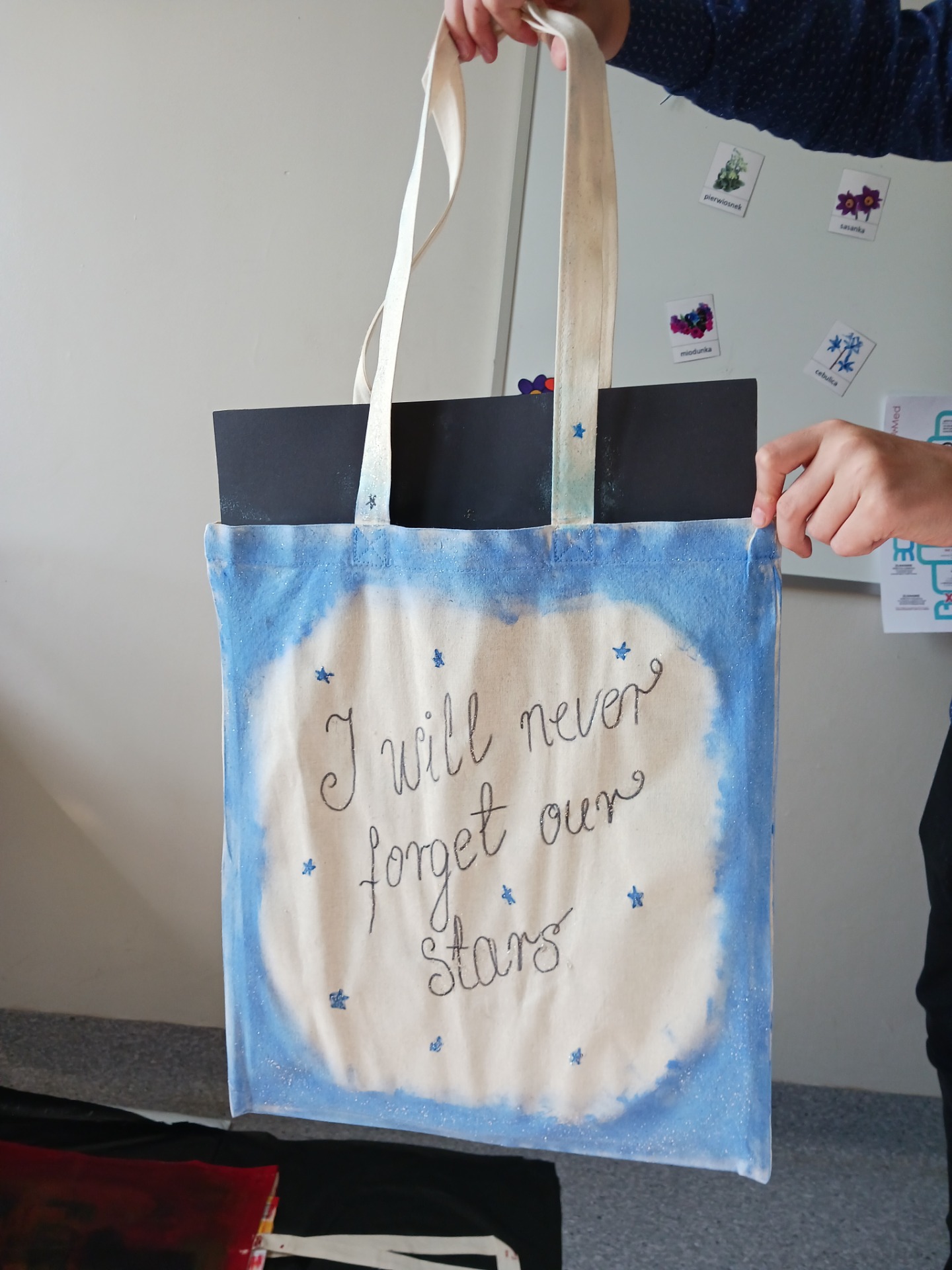 Eko-torby malowane na lekcji plastyki u Pani Iwonki przez Uczniów klasy 6! BRAWO!!! ❤️👏❤️ - Obrazek 5