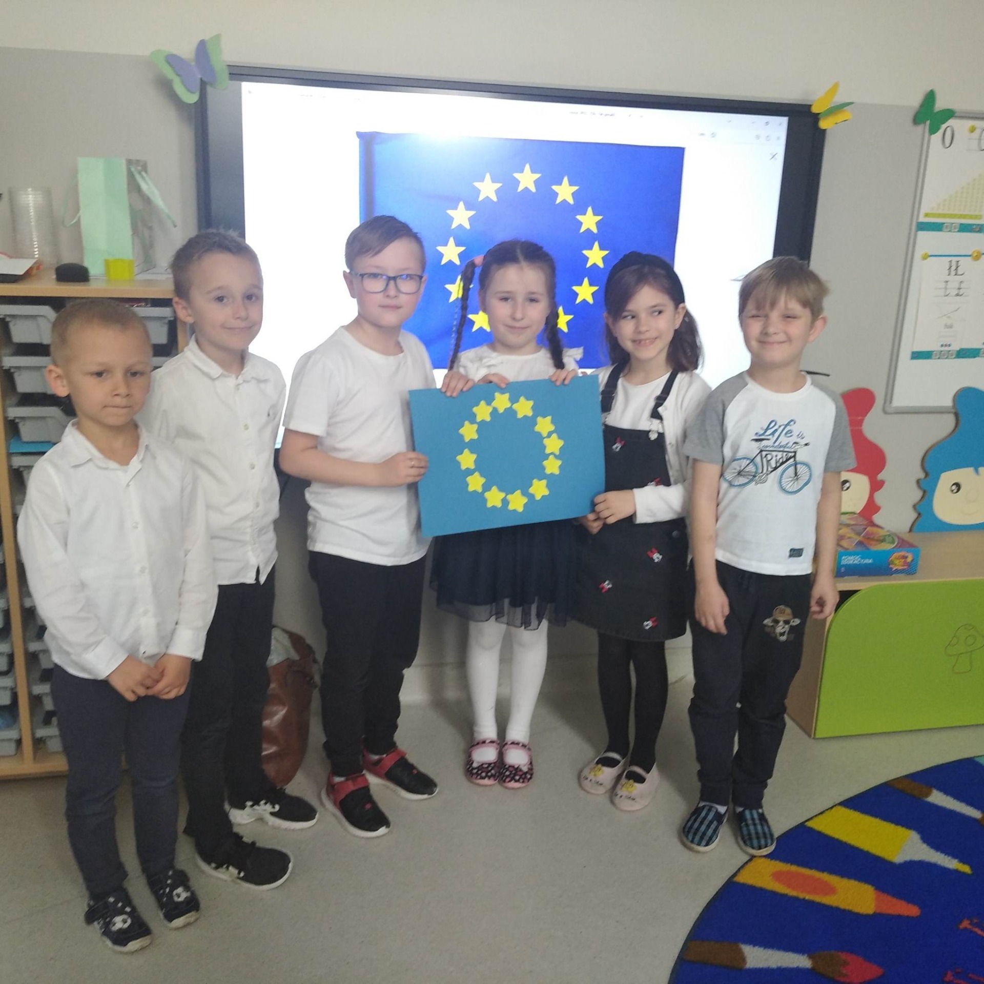 Bystrzaki poznają flagę i kraje Unii Europejskiej. 🇪🇺👏👏😍 - Obrazek 1