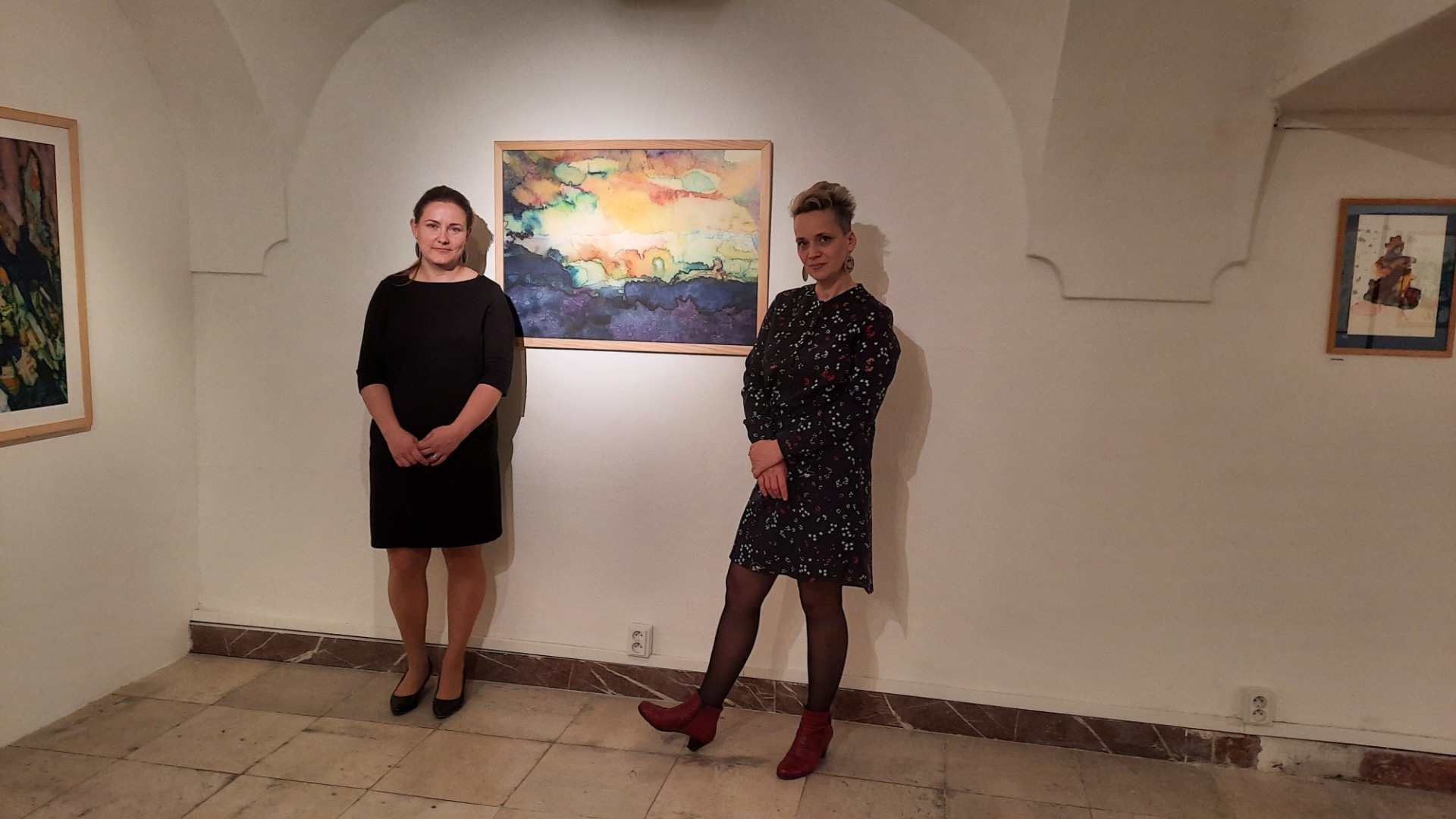 Vernisáž Esemes a interview s maliarkou Máriou Vojčiakovou - Obrázok 3