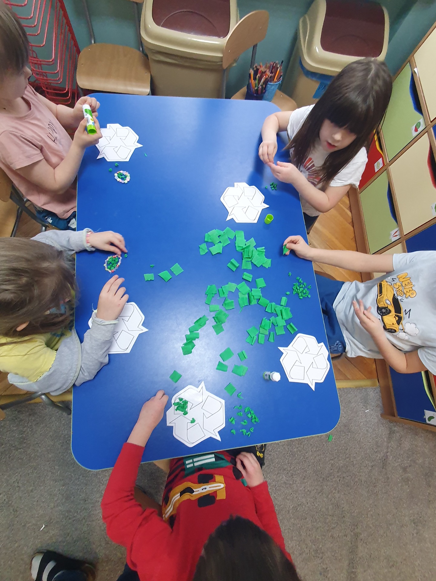 Światowy Dzień Recyklingu/Dzień Matematyki w przedszkolu - Obrazek 3
