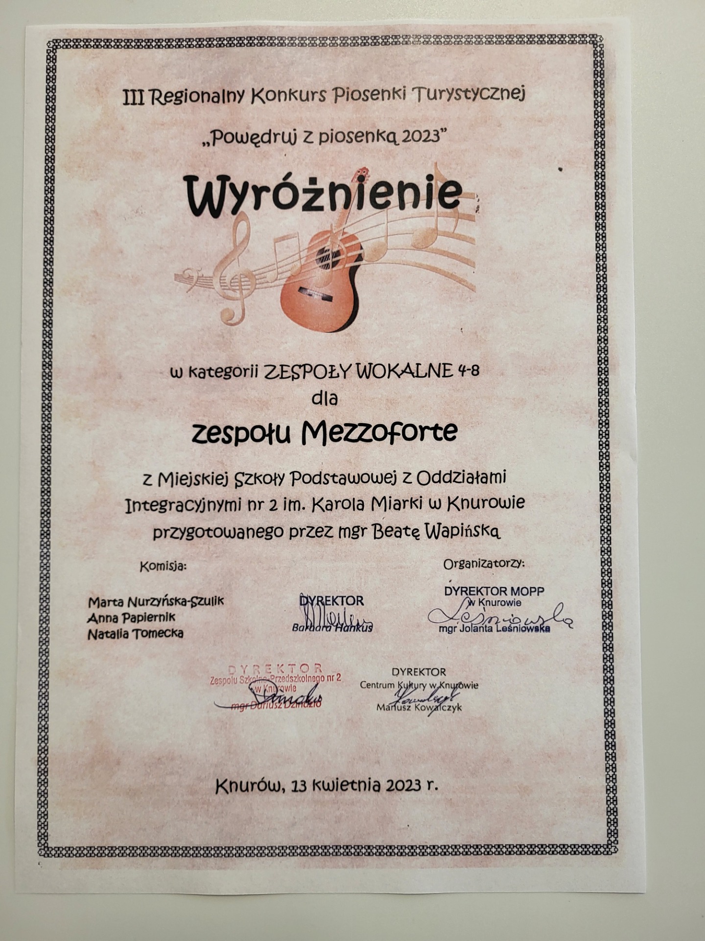 Dyplom - Wyróżnienie dla chóru "Mezzoforte"" na III Regionalnym Konkursie Piosenki Turystycznej "Powędruj z piosenką 2023"
