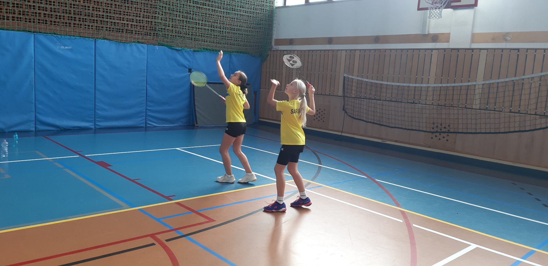 Mistrzostwa Powiatu Tureckiego w Drużynowym Badmintonie Dziewcząt - Obrazek 2