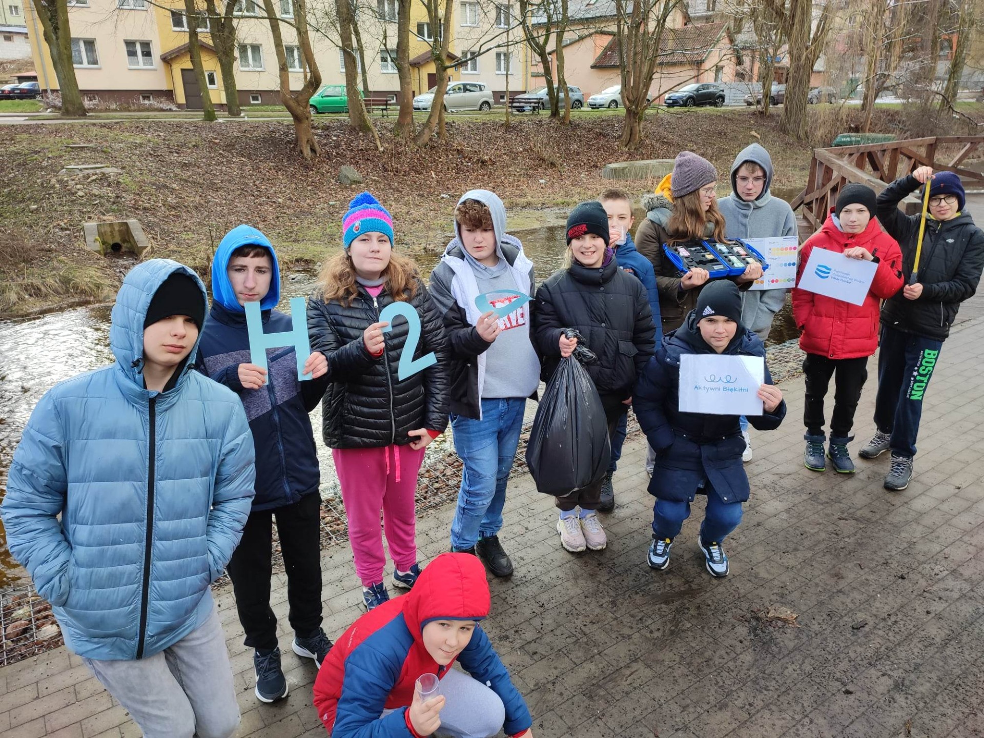 Uczniowie SP Nr 2 im. M. Kopernika w Olecku podczas realizacji programu „Aktywni Błękitni – szkoła przyjazna wodzie” 