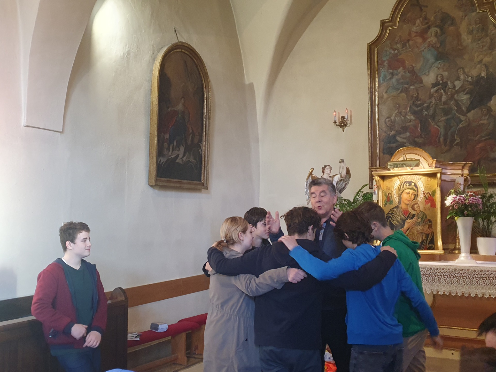 Duchovná obnova žiakov 8. a 9. ročníka pod vedením kňaza saleziána Dona Jozefa Luscoňa - Obrázok 3