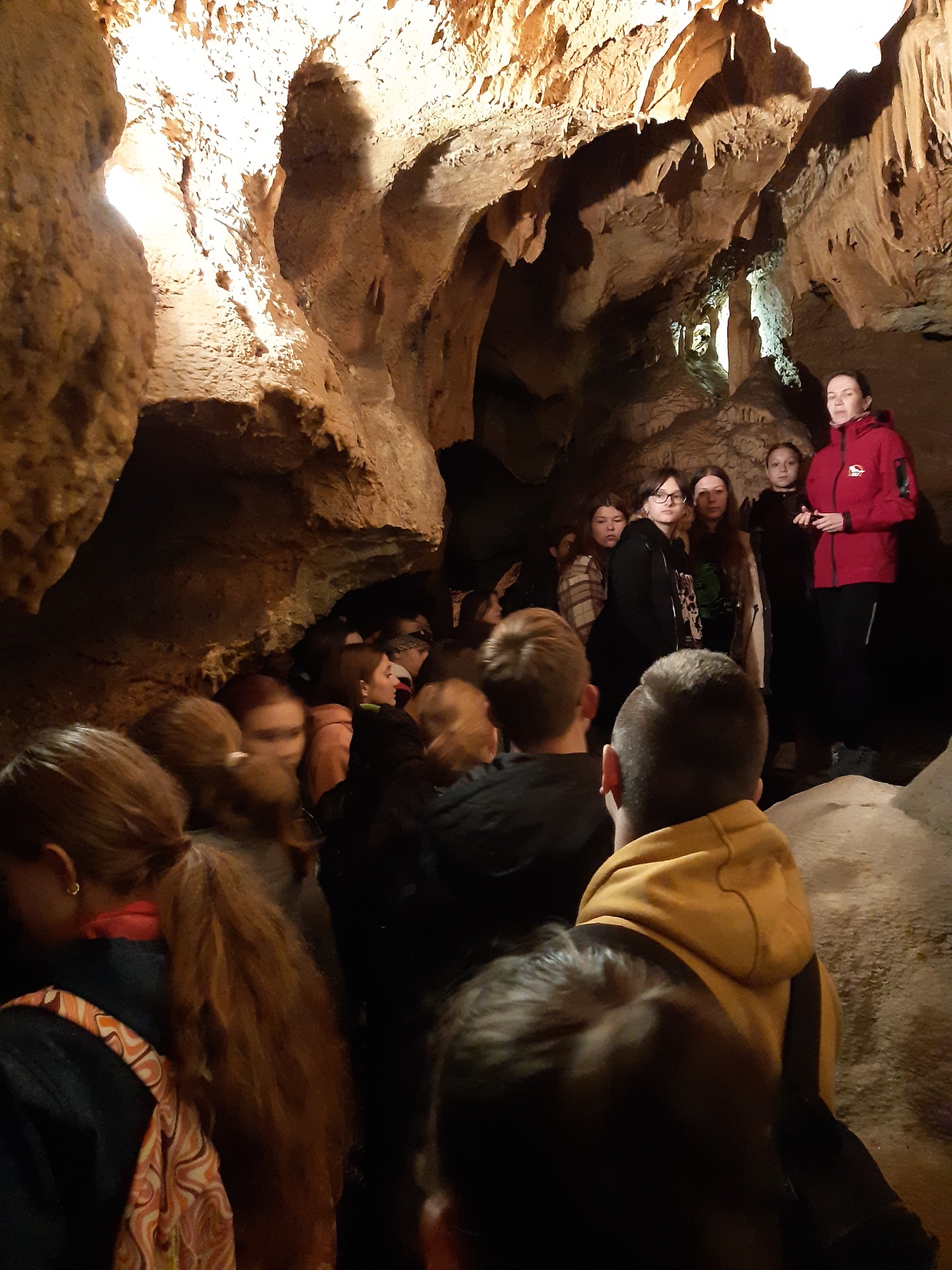 Exkurzia - jaskyňa Driny a  hrad Červený Kameň - Obrázok 5