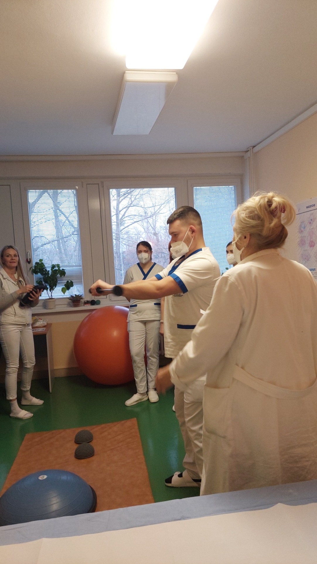Odborná exkurzia na Fyziatricko-rehabilitačnom oddelení UNB  - Obrázok 3